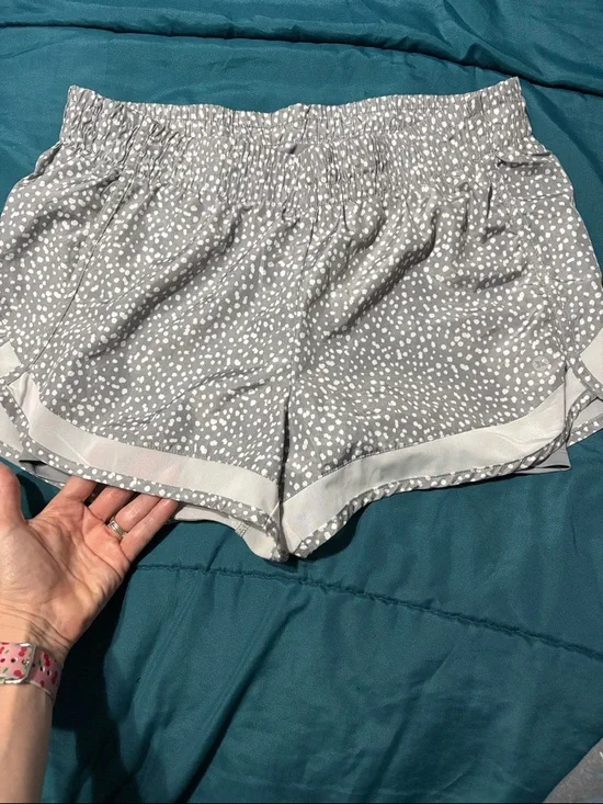 Lot of 6 - Women's Athletic Shorts - Built in Liners or Tights-Mixed designs - Picture 16 of 16